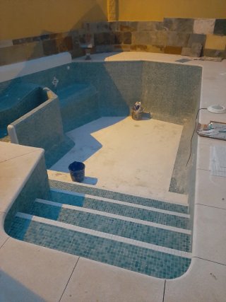 Servicio técnico y limpieza de piscinas