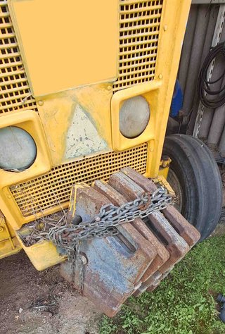 Tractor Ebro 160-E y cultivador 10 brazos y rastra