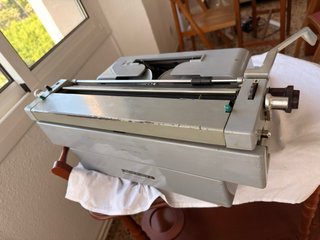 Máquina de escribir Olivetti Linea 88