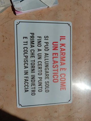 Decorazione da appendere in metallo karma