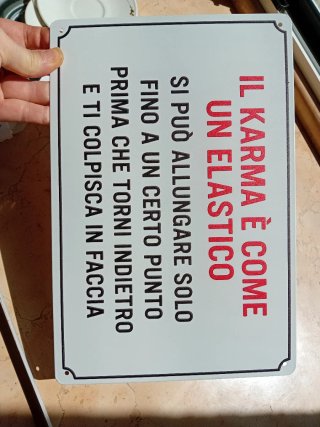 Decorazione da appendere in metallo karma