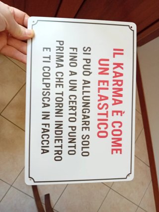 Decorazione da appendere in metallo karma