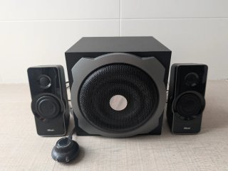 Altavoces Trust Tytan 2.1 con subwoofer