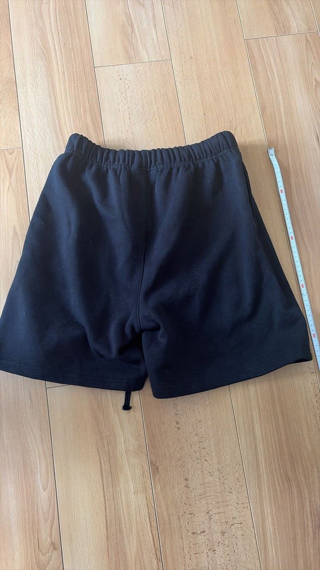 Essentials Fear of God Shorts Negros
