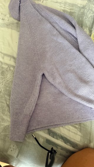 Jersey lila cuello alto, oversize