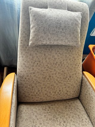 Sillón,m reclinable tela y madera.