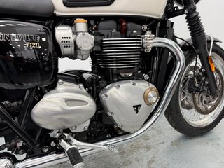 Triumph Bonneville T120 2025
