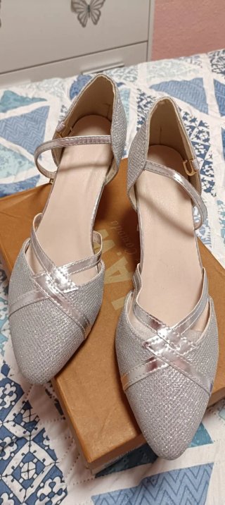 Tacones plateados de fiesta