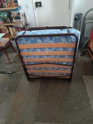 Cama plegable 80cm con colchón.Recogida en Sevilla