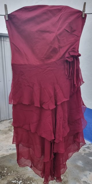 Vestido granate volantes