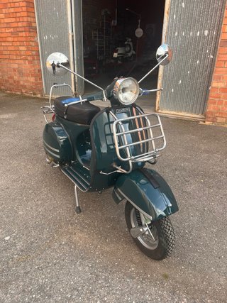 Vespa P200E restaurada - Matrícula Lleida 80s