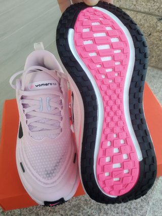Zapatillas Nike Vomero Plus Rosa/Negro