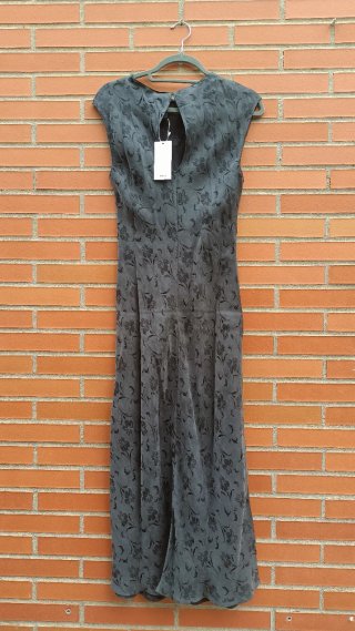 Vestido gris floral Mango Talla M