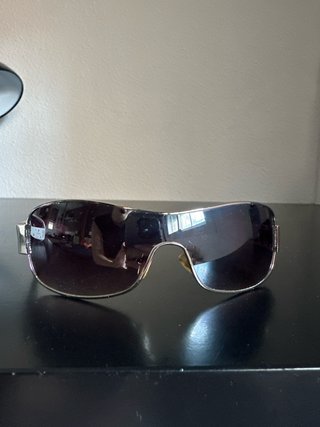 Occhiali da sole Gucci bianchi e argentati