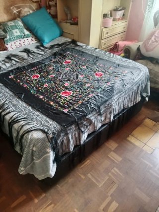 Mantón Manila bordado negro