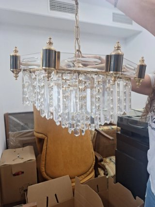 Lámpara de cristal con gotas doradas