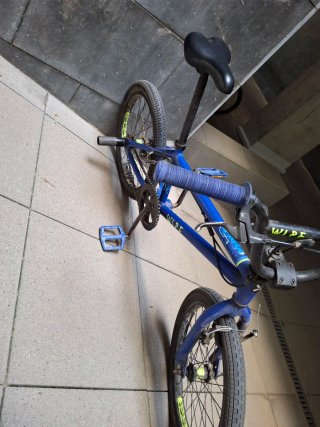 Bicicleta BMX azul