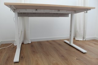 Escritorio MITTZON IKEA 120x80cm blanco, enchufes