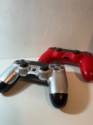 2 Controller PS4 Rosso e Argento