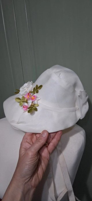 Cappellino vintage bambina fiori