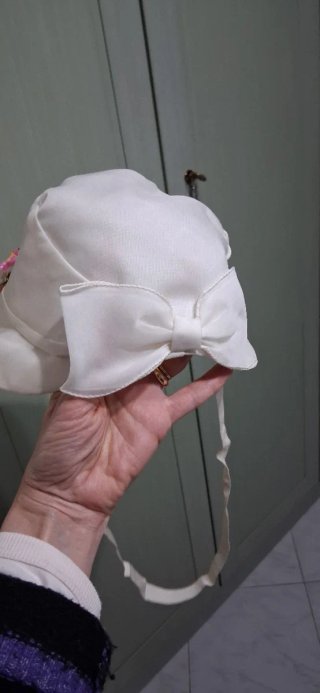 Cappellino vintage bambina fiori