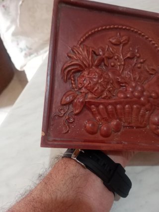 Mattonella ceramica basso rilievo frutta