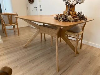 Mesa de comedor de madera de Roble