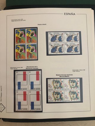 ÁLBUM colección sellos 1989