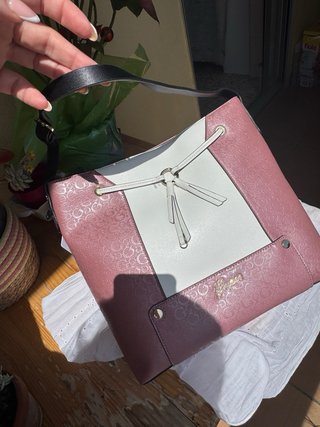 Bolso Guess Rosa y Blanco