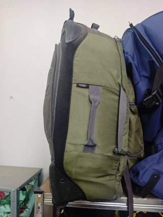 Mochila/Maleta con ruedas verde y gris