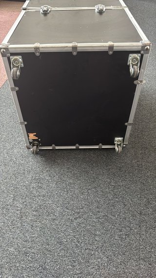 Baúl Flightcase con Ruedas 53x53x72cm