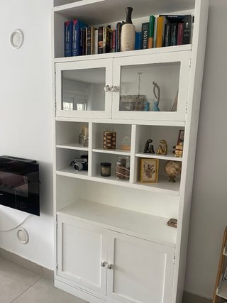 Mueble de salón blanco