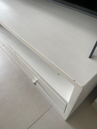 Mueble de salón blanco
