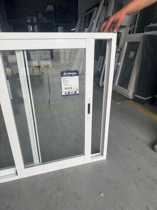 Ventana corredera aluminio blanca
