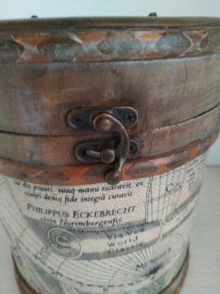 Caja decorativa estilo vintage mapa