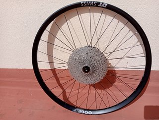 rueda DT Swiss H 1900 27.5 x 30, trasera nueva, 3