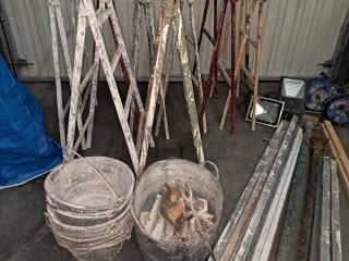 Burras, reglas y puntales de construcción