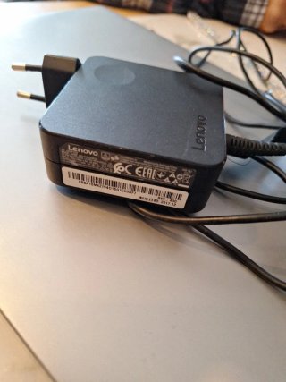 PC Lenovo Celeron 4GB RAM 119GB Almacenamiento