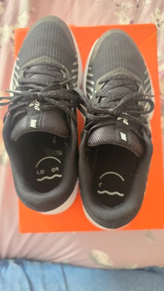 Sapatilhas Nike pretas e brancas unisexo