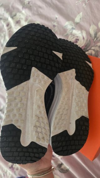 Sapatilhas Nike pretas e brancas unisexo