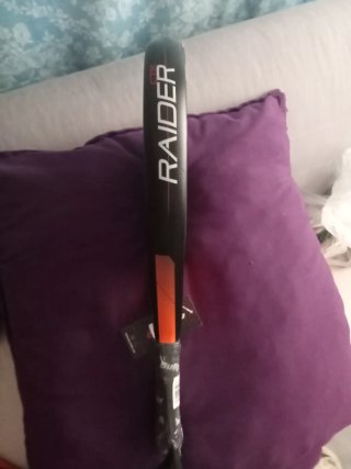 Pala de pádel Bullpadel Raider.