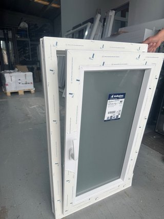 Ventana PVC Blanca INT Blanco crema EXT