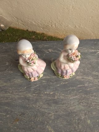 Figuras Niñas con Flores Cerámica