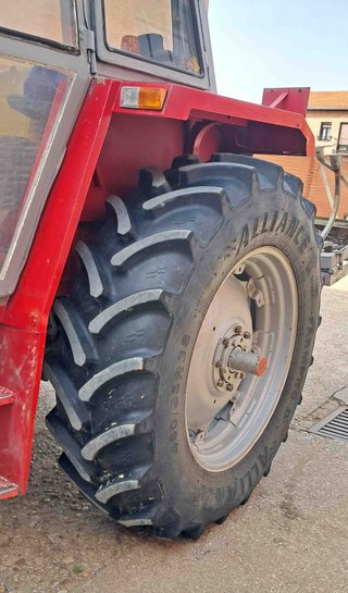 Tractor Massey Ferguson 1114.