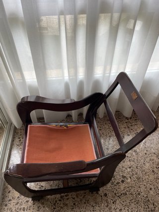 URGE: Butaca de madera maciza