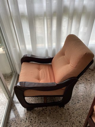 URGE: Butaca de madera maciza