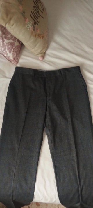 Traje gris rayas completo