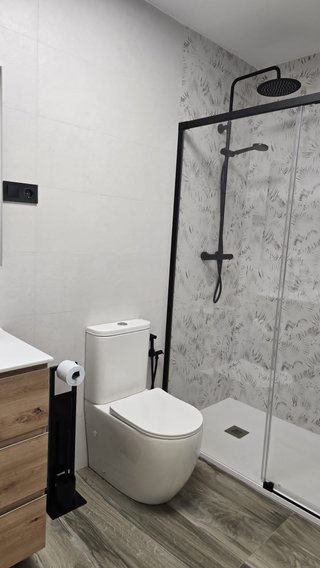 Graya proyectos reformas ofrece servicios de: