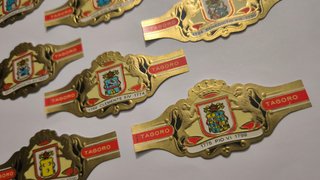 Lote Vitolas nuevas, Personajes y Escudos de Papas
