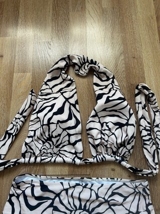 Bikini Shein Beige y Negro